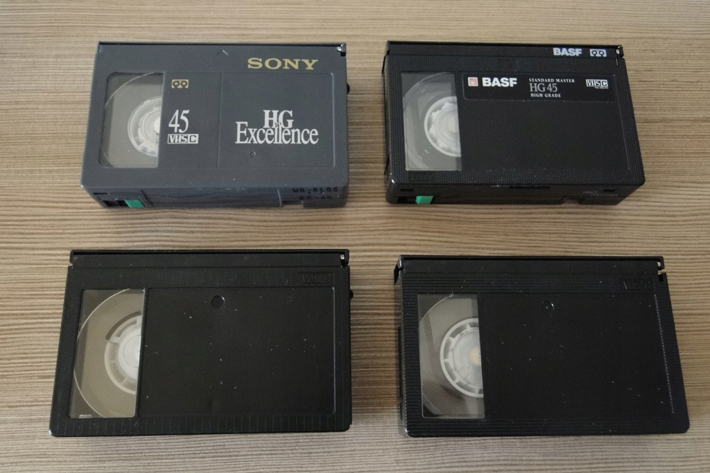 ADAPTATEUR CASSETTE CAMESCOPE VHS-C VERS MAGNETOSCOPE VHS K7 VIDEO VHS  COMPACT